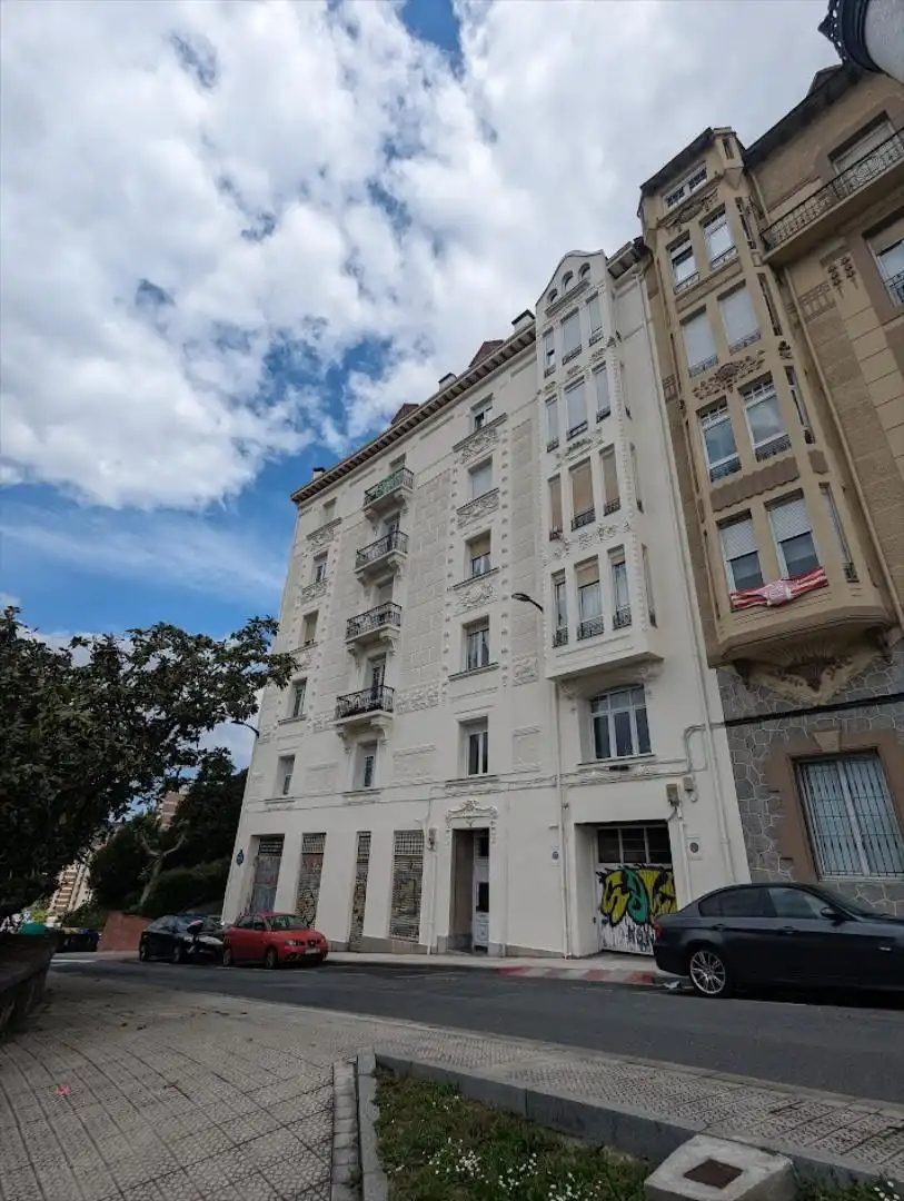 Vista exterior de Dúplex en venda en Bilbao  amb Traster