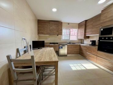 Casa amb balcó en venda a Santa Perpètua de Mogoda