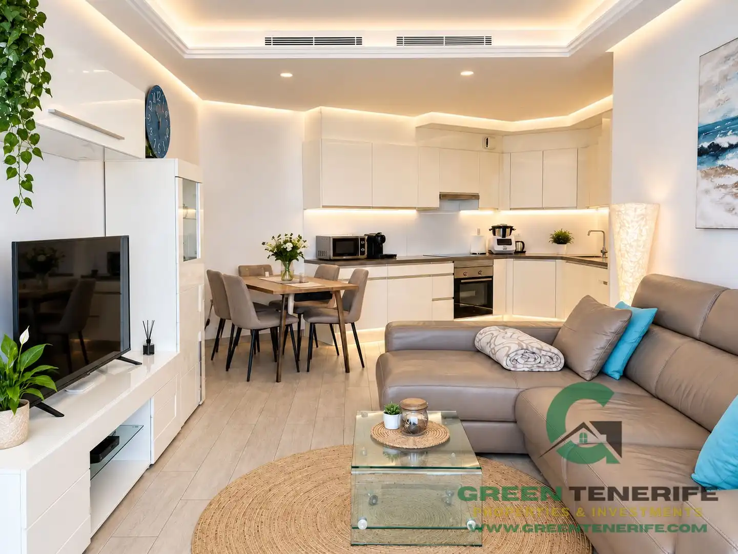 Sala de estar de Piso en venta en Adeje con Aire acondicionado, Terraza y Piscina