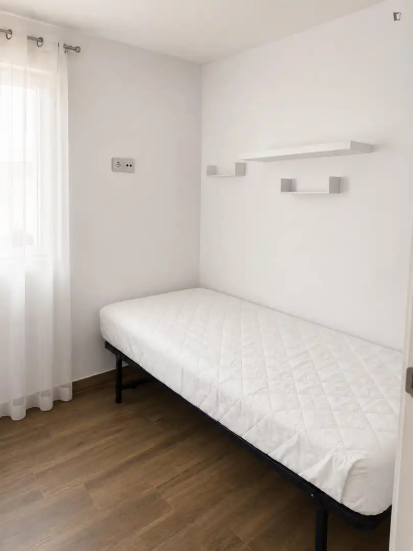 Habitación de Apartamento de alquiler en Albacete con Amueblado, Horno y Lavadora