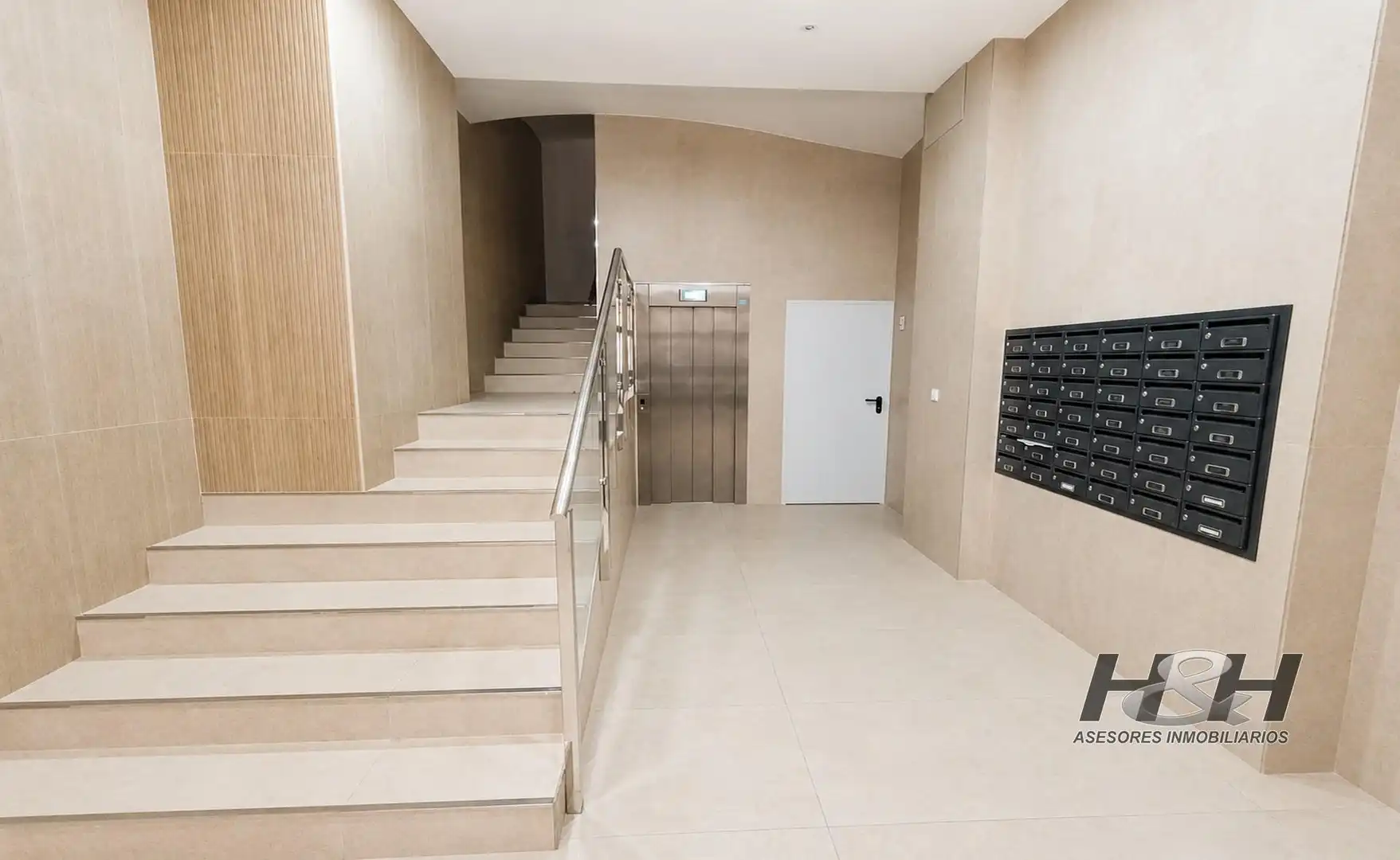 Appartamento con terrazza in vendita a L'Eixample, imagen 22