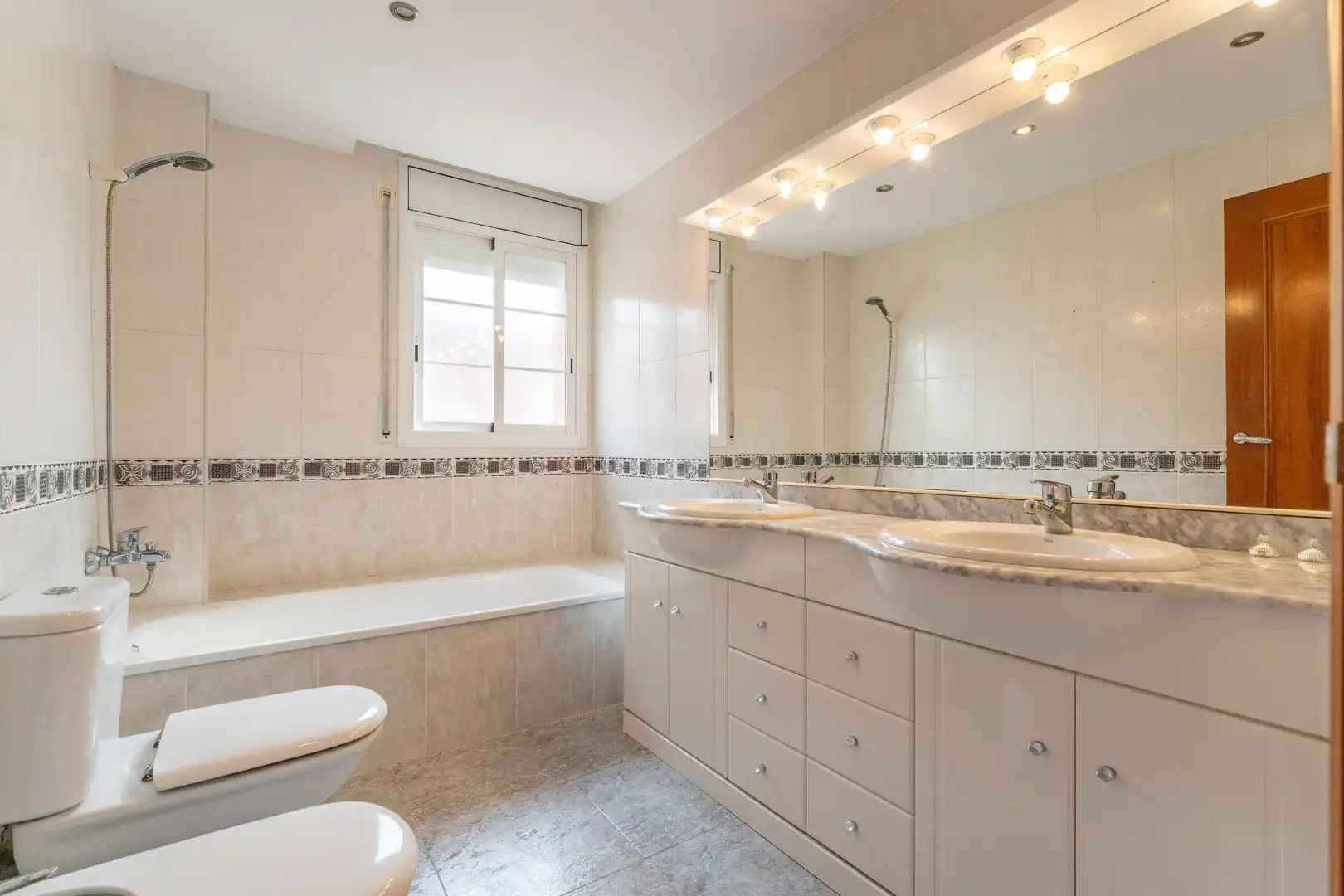 Bathroom of Detached homes for sale in Cambrils  with Air Conditioner, Heating and Private garden