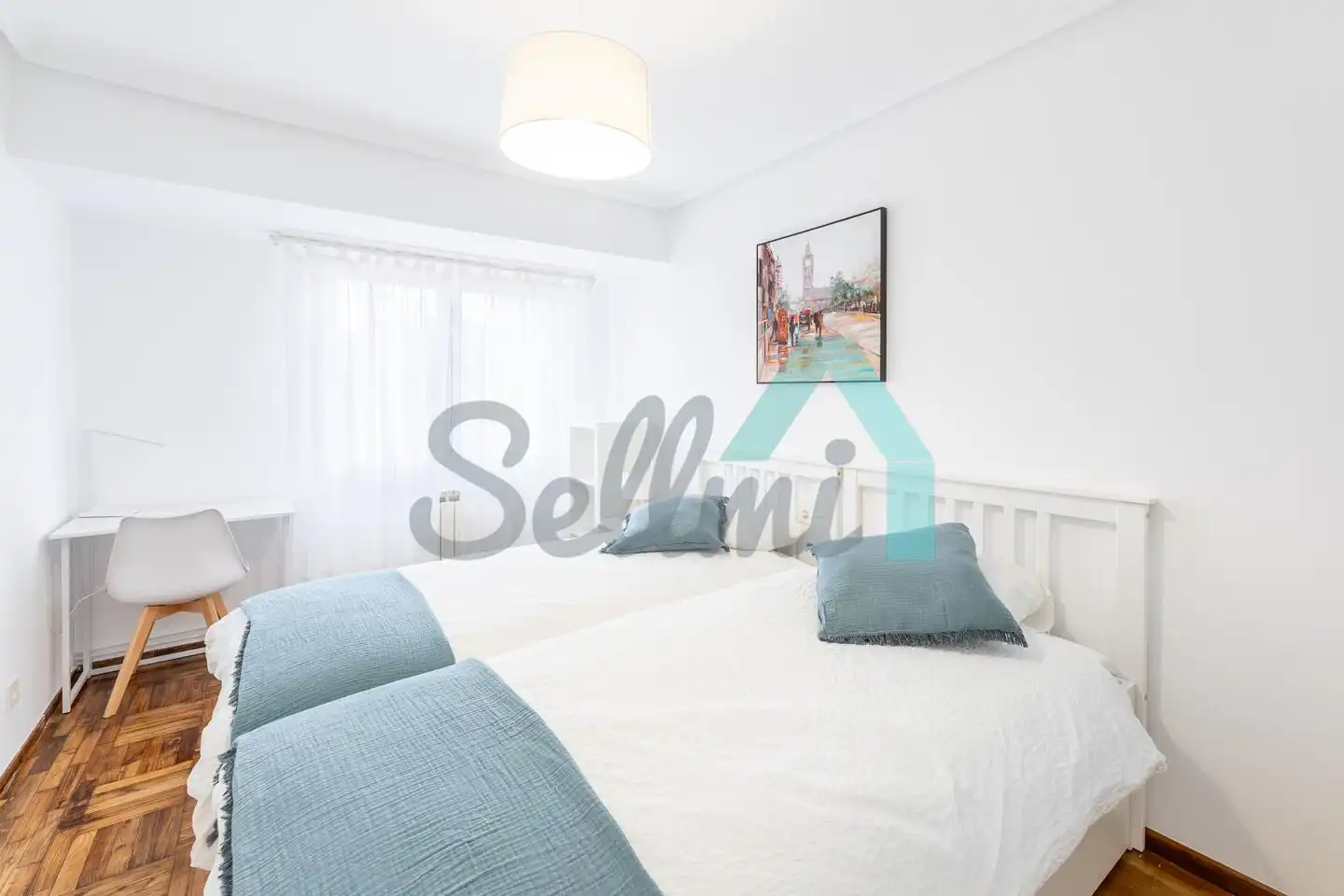 Schlafzimmer von Wohnung zur Miete in Oviedo  mit Heizung, Parkett und Terrasse
