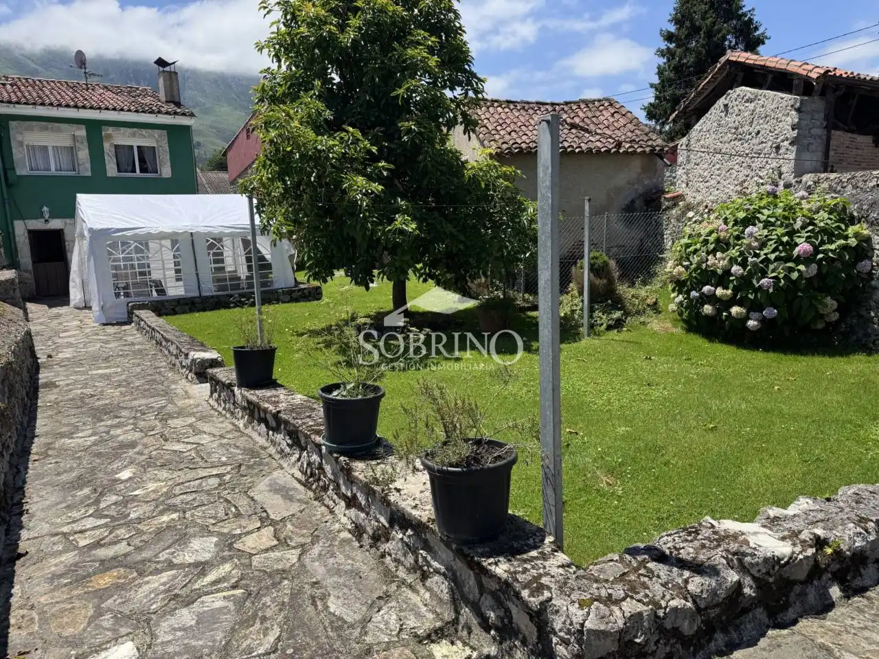 Casa o xalet en venda en Llanes amb Calefacció i Jardí privat