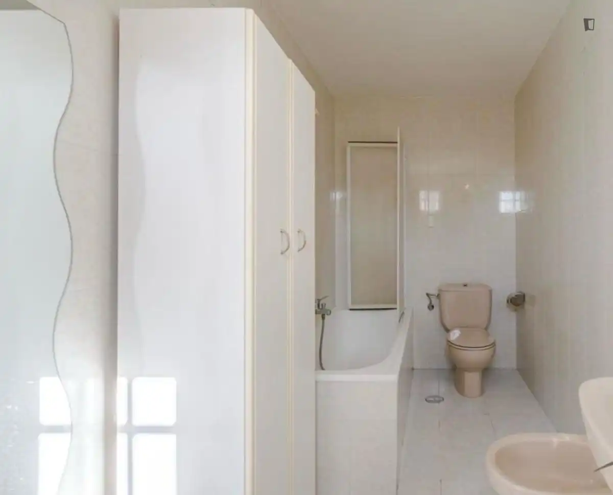 Bathroom of Houses for rent in Sevilla  with Heating, Furnished and Oven