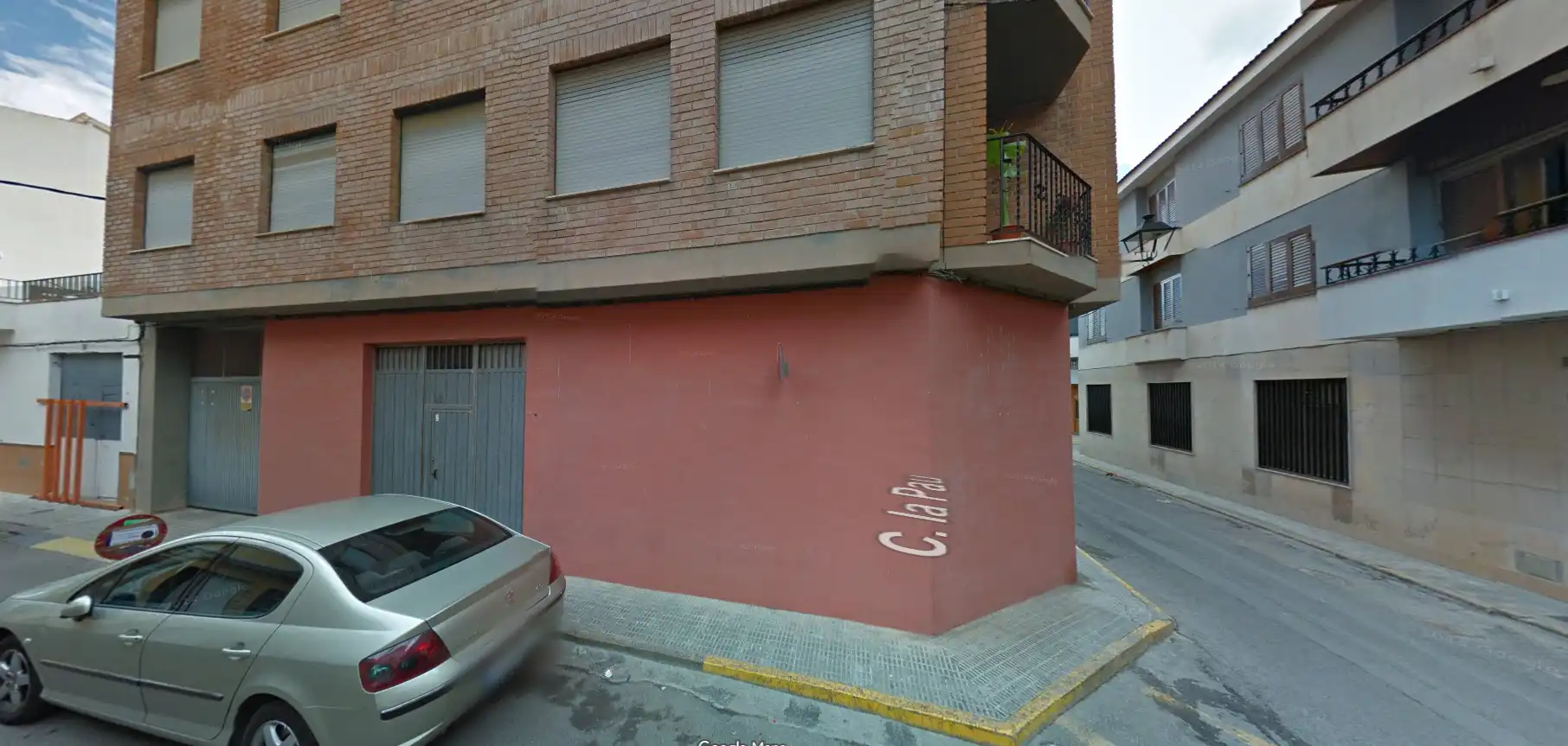 Locale commerciale in vendita a Carrer la Pau 5