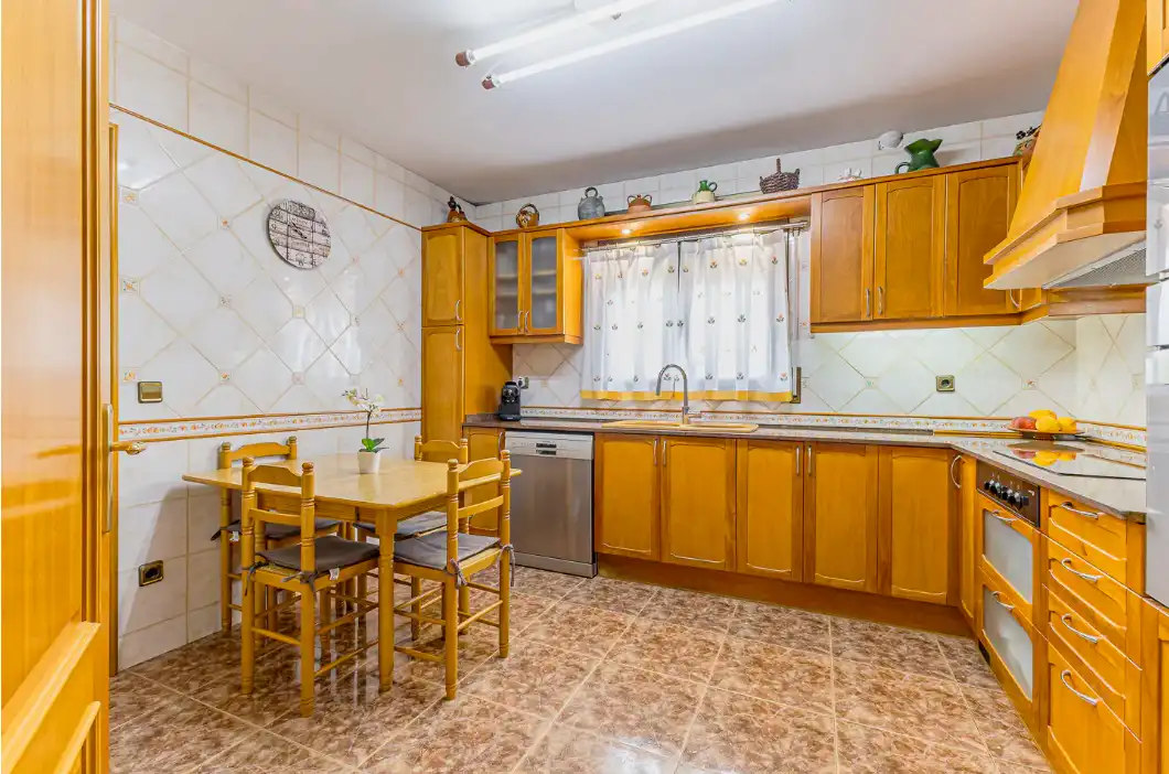 Detached house with garden for sale in Plaça de la Vila, imagen 4