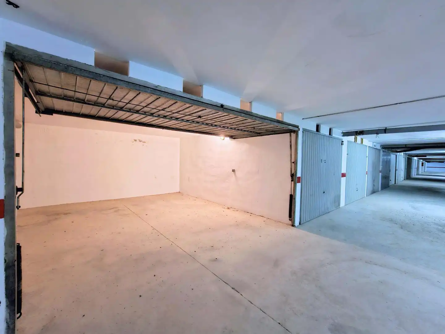 Aparcament de Apartament de lloguer en La Manga del Mar Menor amb Calefacció, Terrassa i Piscina comunitària