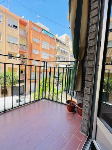 Piso en Venta en Calle de Pérez Medina en Benalúa