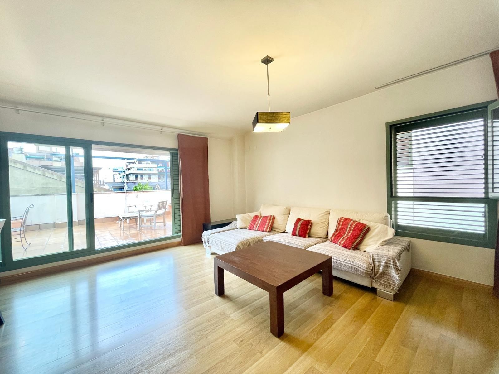 Sala de estar de Piso de alquiler en  Granada Capital con Calefacción y Terraza