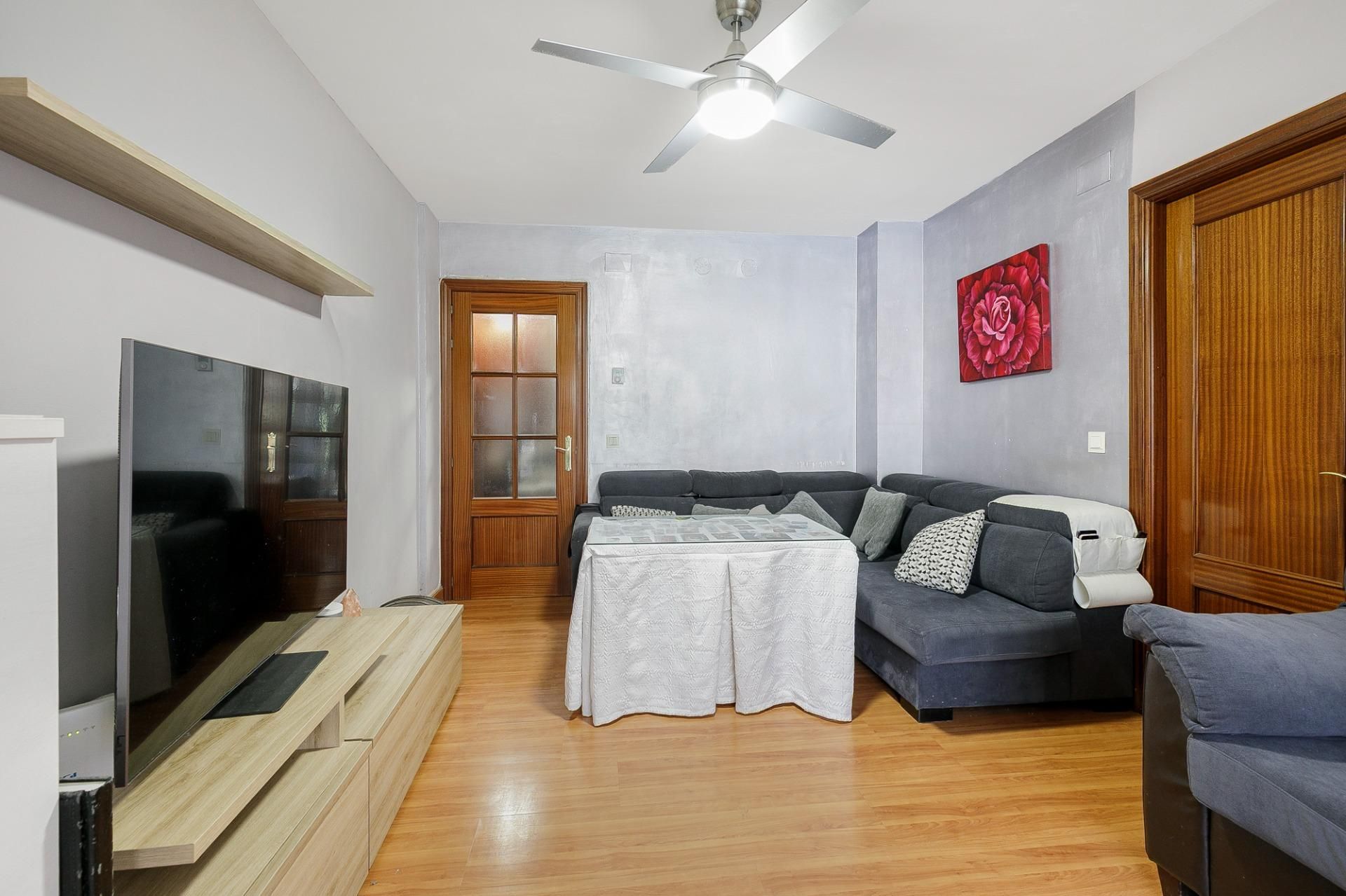Living room of Flat for sale in  Granada Capital  with Air Conditioner, Heating and Private garden