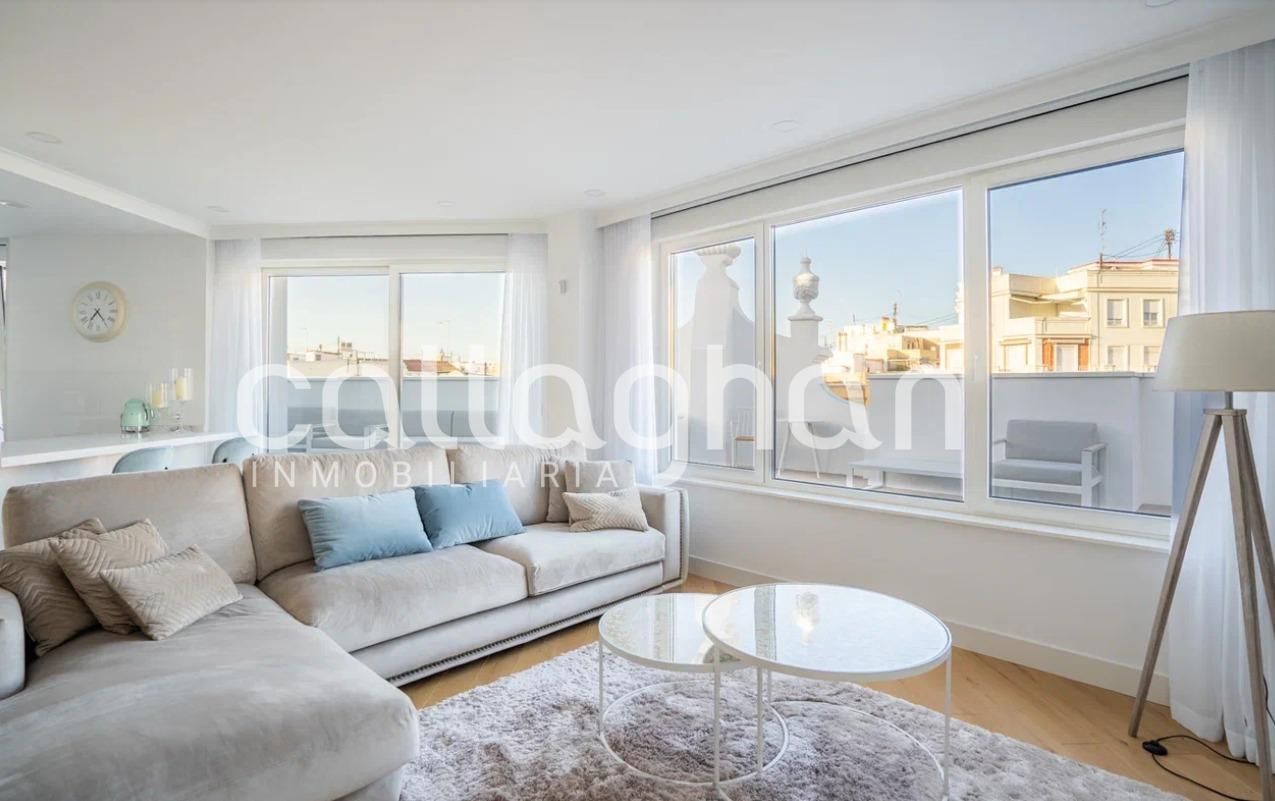 Sala d'estar de Àtic en venda en  Valencia Capital amb Aire condicionat, Calefacció i Parquet