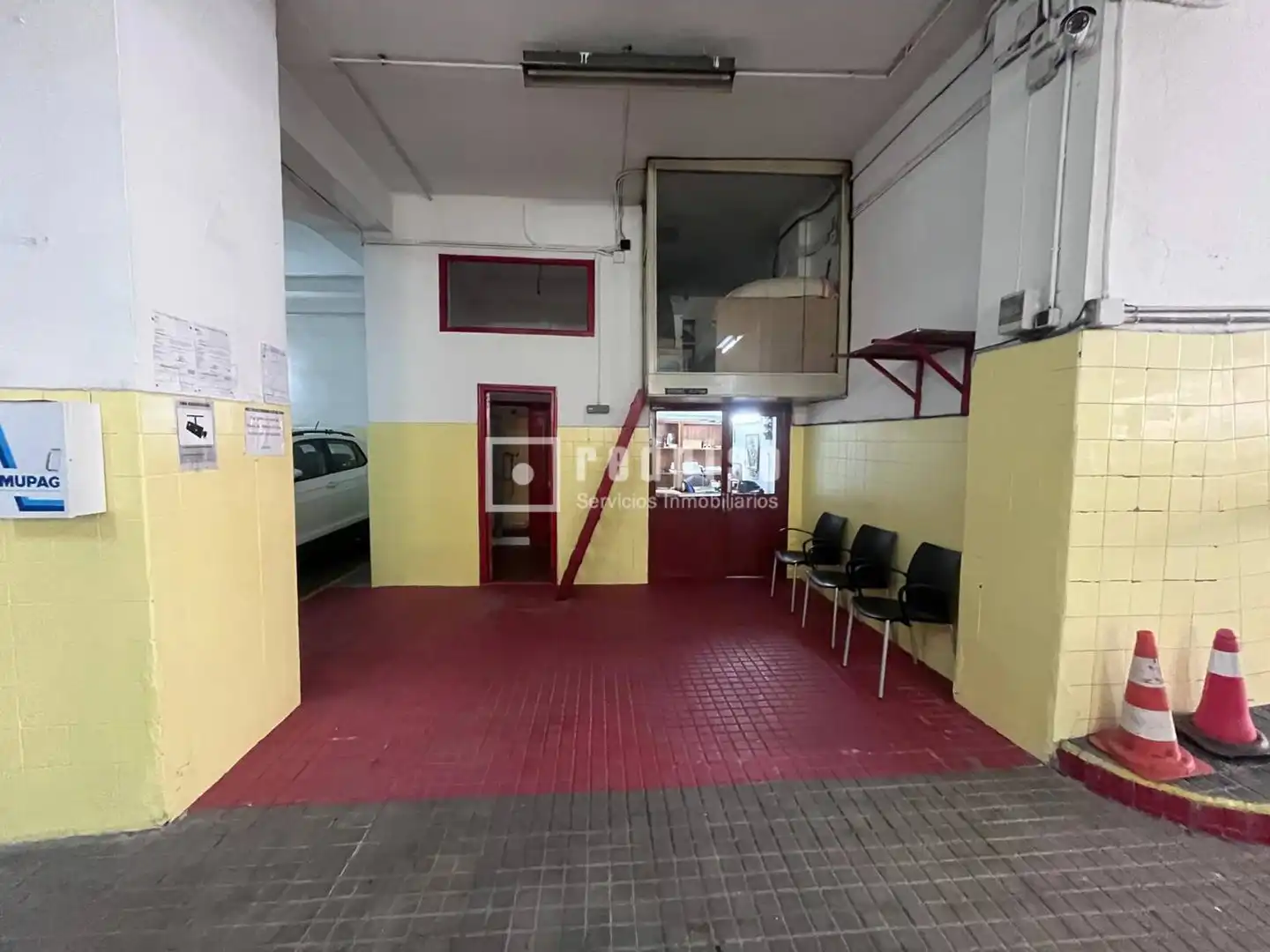 Garage for sale in Madrid
