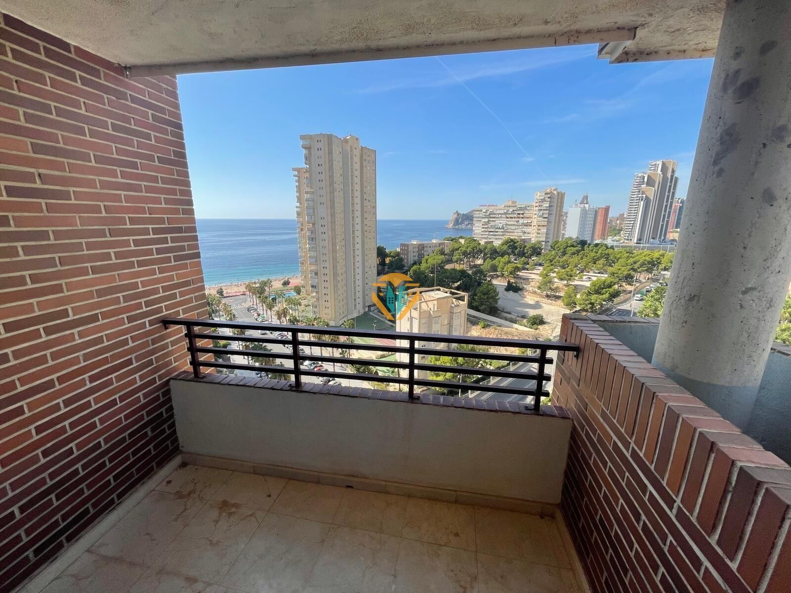 Vista exterior de Piso en venta en Benidorm con Jardín privado, Parquet y Terraza