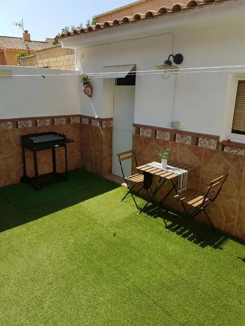 Terrassa de Casa adosada en venda en Algeciras amb Jardí privat, Traster i Moblat