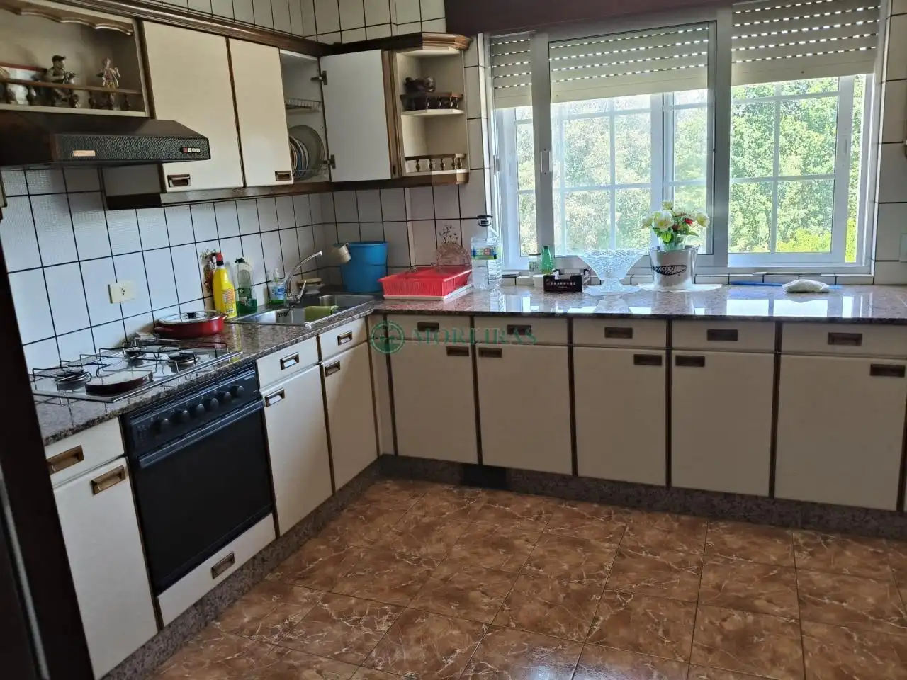 Cuina de Casa o xalet en venda en Maside amb Jardí privat