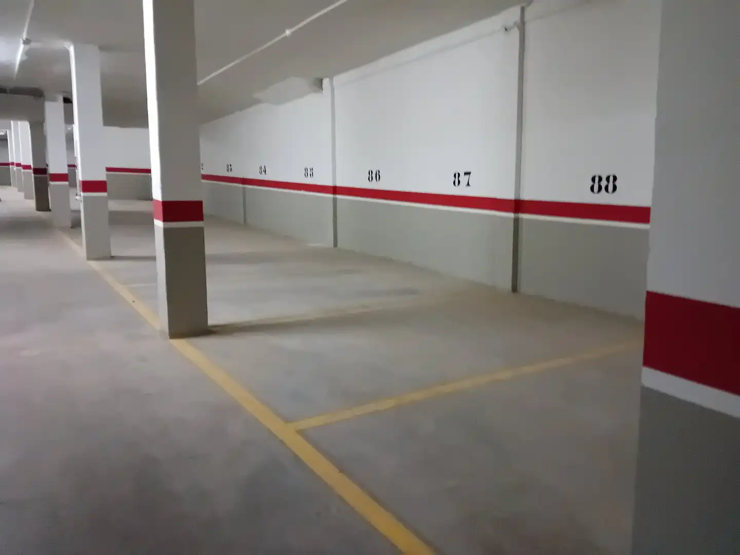 Parking of Flat for sale in Pozuelo de Calatrava  with Storage room, Swimming Pool and Community pool