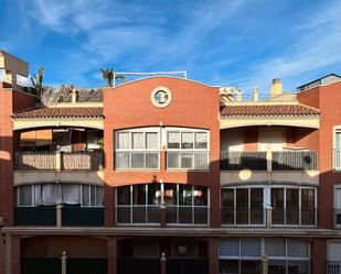 Vista exterior de Àtic en venda en San Pedro del Pinatar amb Terrassa, Moblat i Balcó