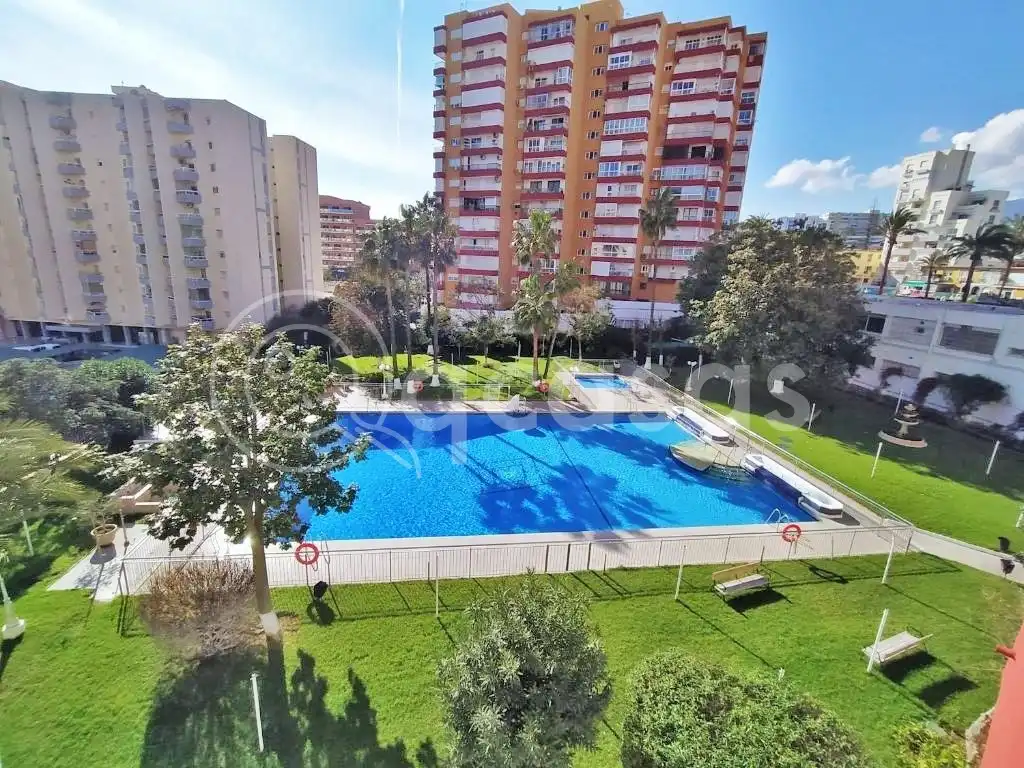 Piscina de Apartamento en venta en Benalmádena con Aire acondicionado, Calefacción y Terraza