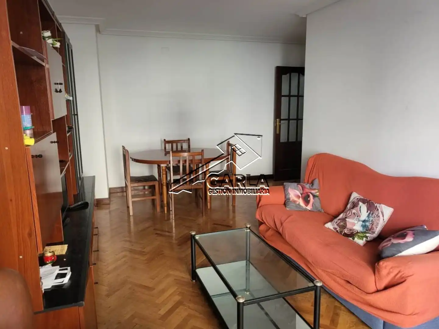 Sala d'estar de Pis de lloguer en Salamanca amb Calefacció i Parquet