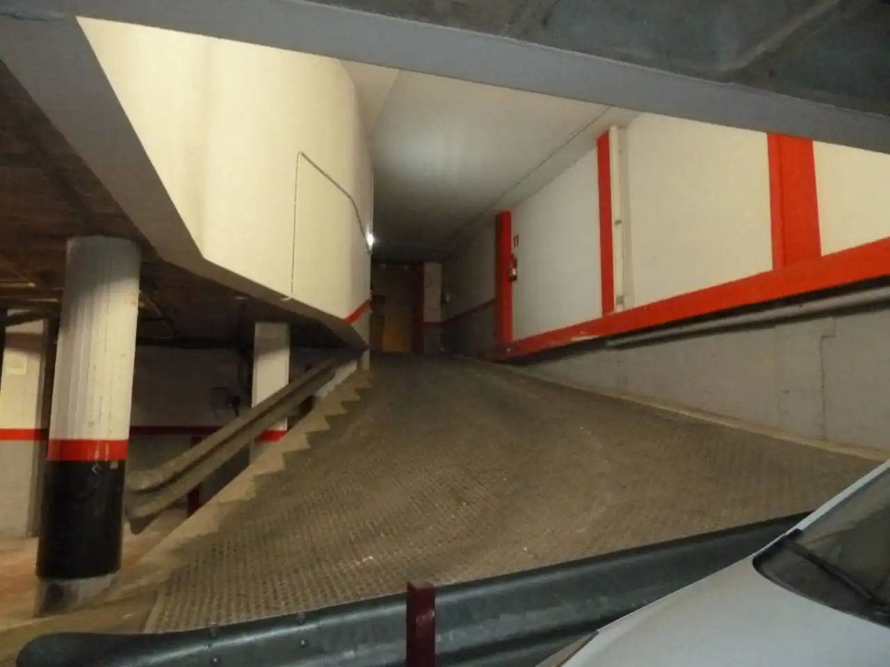 Parking of Garage for rent in Vic