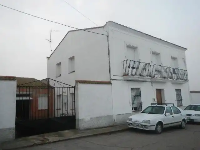 Vista exterior de Casa adosada en venda en Fuente de Cantos