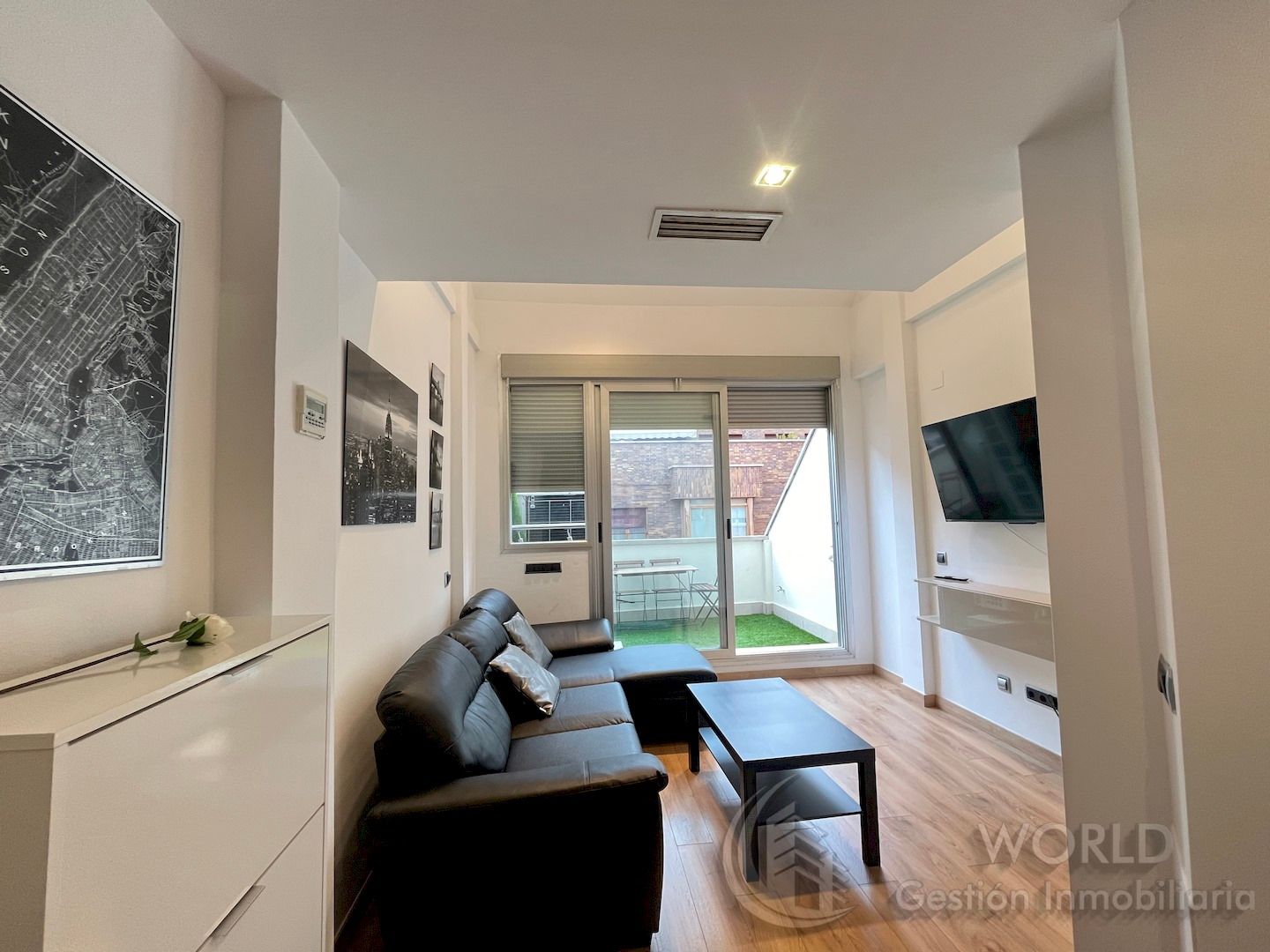 Living room of Attic to rent in  Madrid Capital  with Air Conditioner, Heating and Terrace