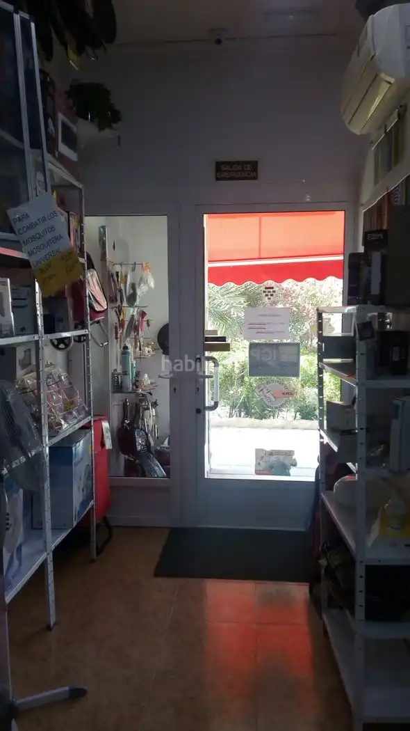 Local comercial en venda a Calle Senador José Vicente Mateo 8, imagen 2