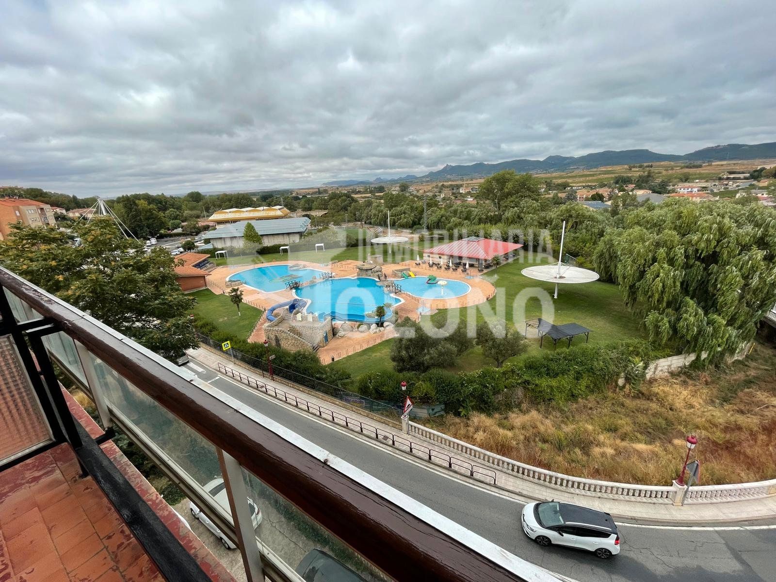 Swimming pool of Flat for sale in Haro  with Terrace and Furnished