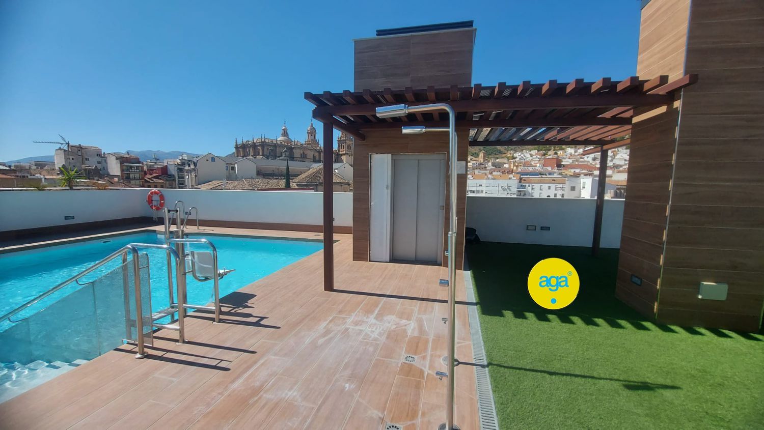 Swimming pool of Flat to rent in  Jaén Capital  with Air Conditioner, Heating and Terrace