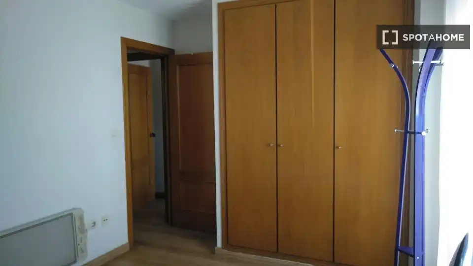 Habitación de Piso de alquiler en Valencia con Aire acondicionado, Calefacción y Amueblado