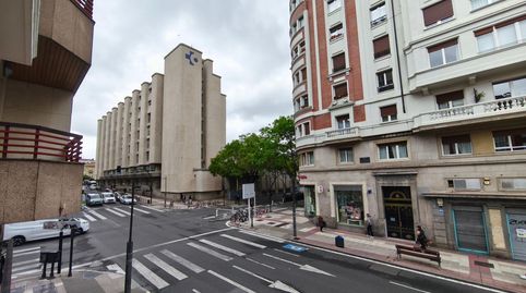 Calle LA PAZ  Piso de Ensueño Junto a Plaza Santa Bárbara y Corte Inglés  4º  CocinaSalón2 habitacines1 Baño con ducha y bañera, imatge 3