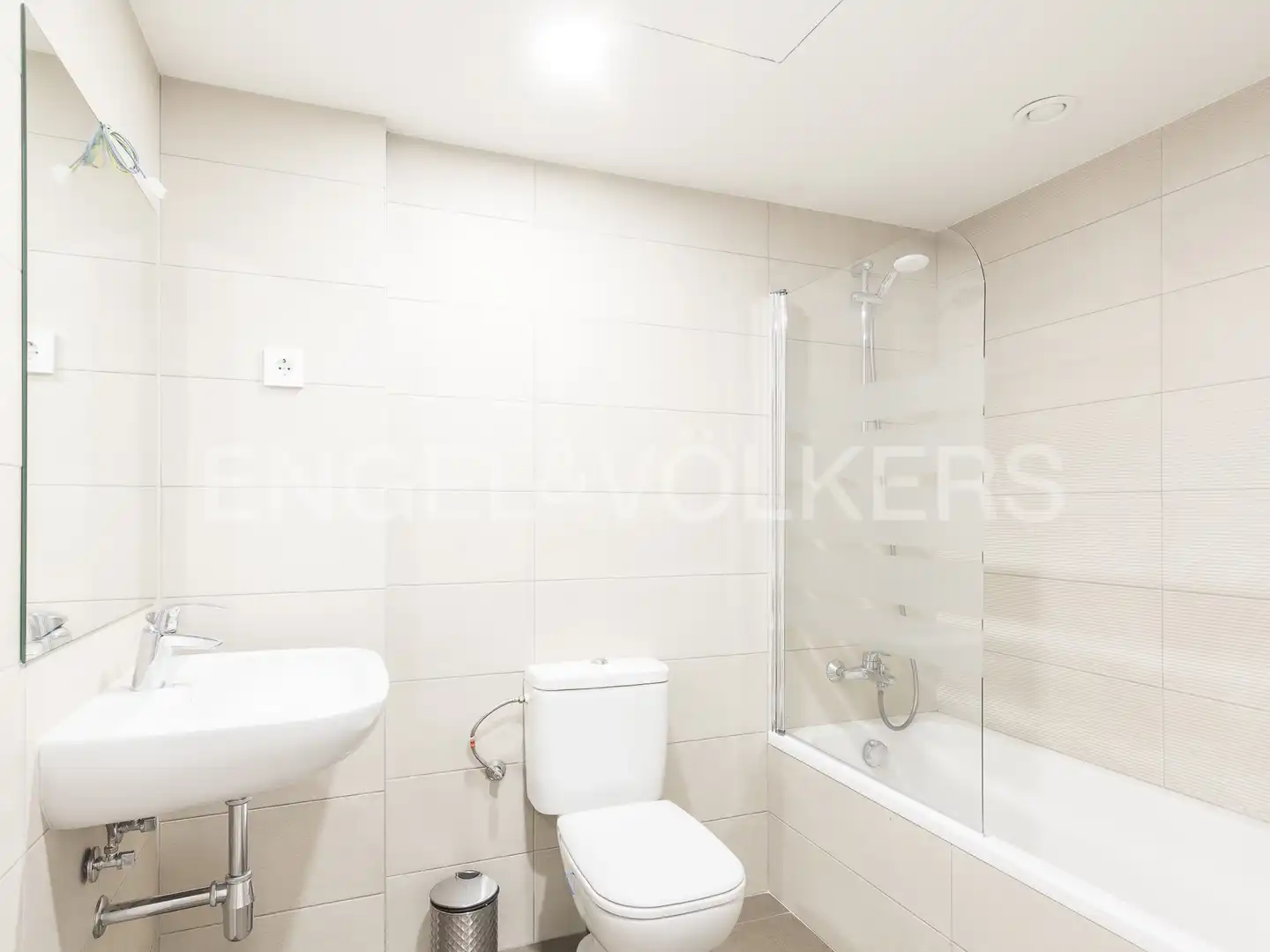 Baño de Piso en venta en Sant Adrià de Besòs con Aire acondicionado, Calefacción y Parquet