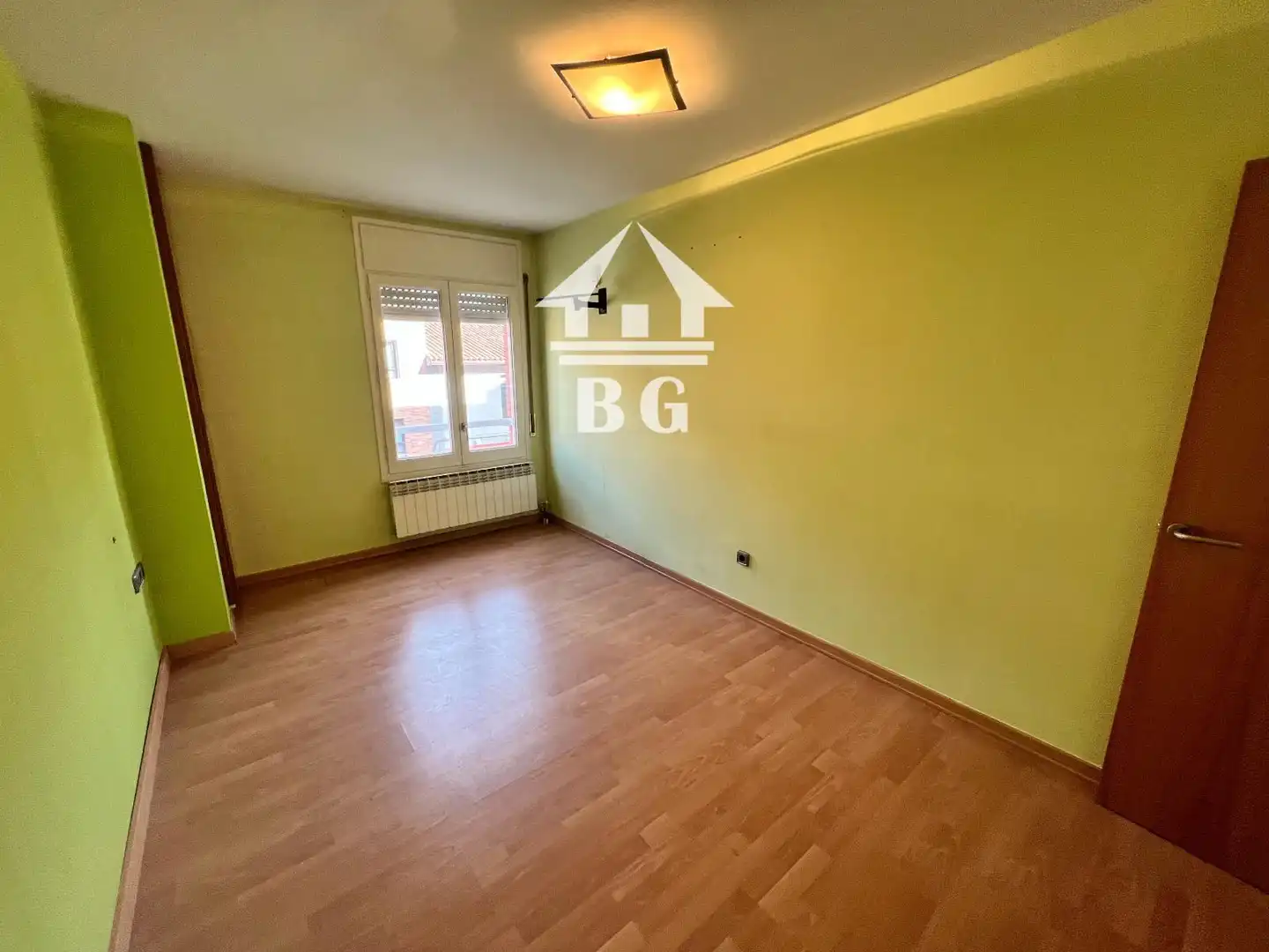Schlafzimmer von Wohnung zum Verkauf in Ripoll mit Heizung, Terrasse und Abstellraum