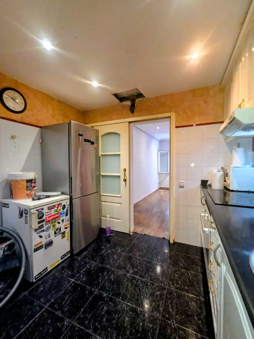 Küche von Wohnung zum Verkauf in L'Hospitalet de Llobregat