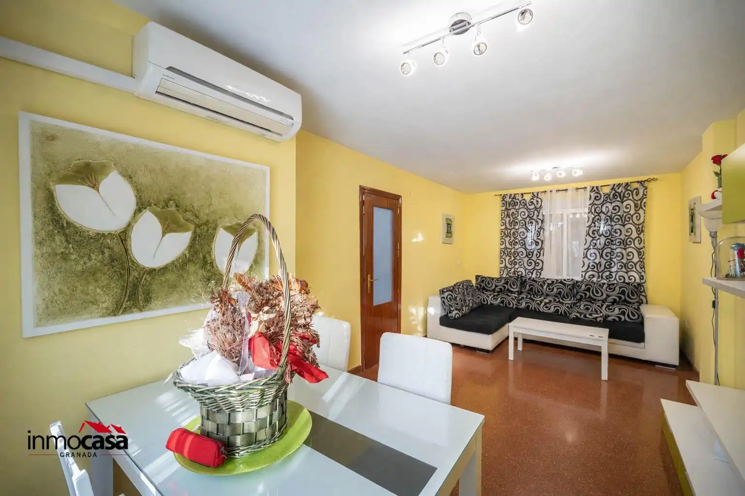 Sala d'estar de Casa adosada en venda en Píñar