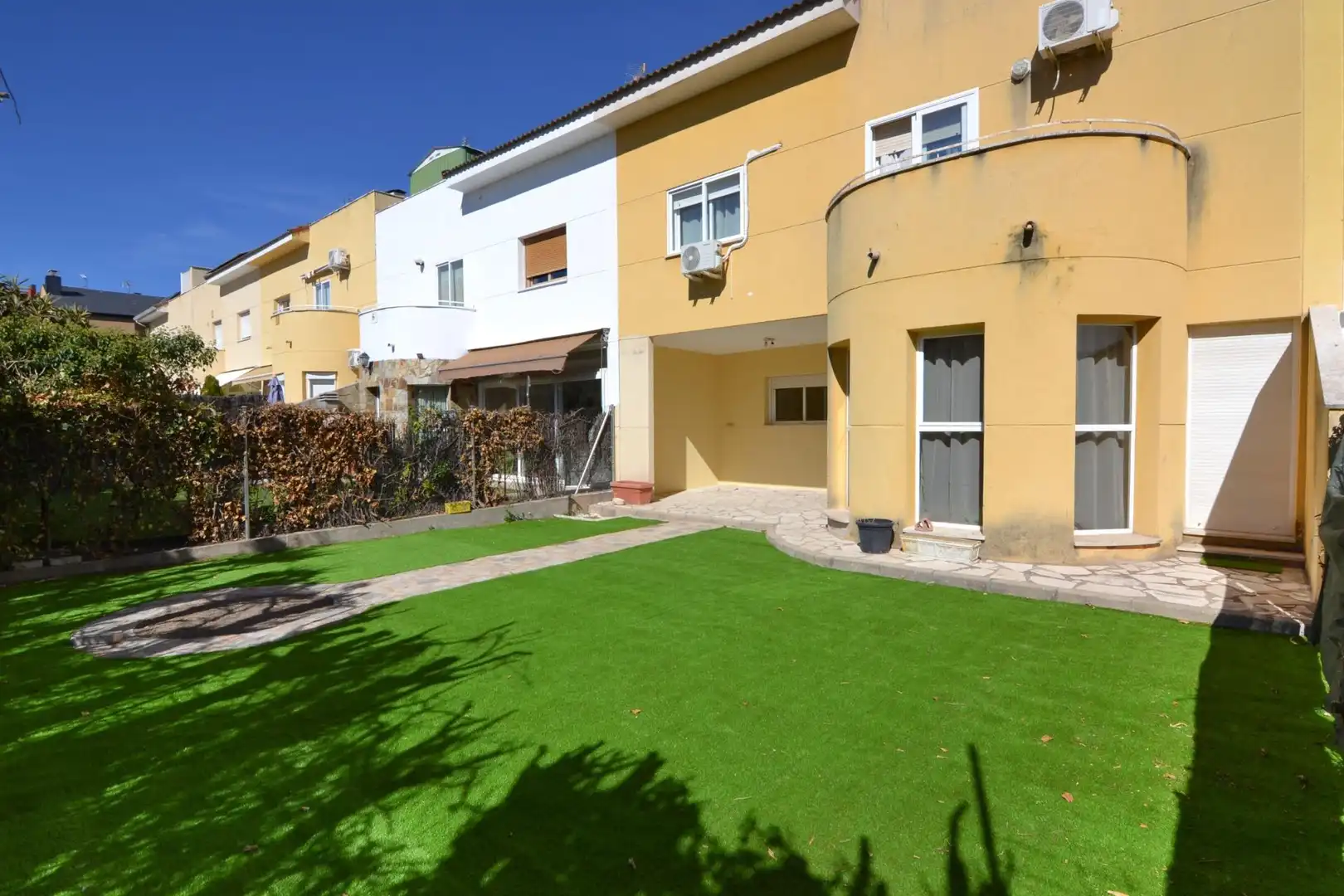 Casa a schiera con terrazza in affitto a Villanueva de la Cañada ciudad, imagen 13