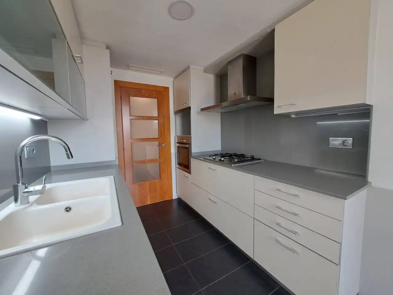 Wohnung zur Miete in Plaza Bosch i Gimpera, 9, Centre