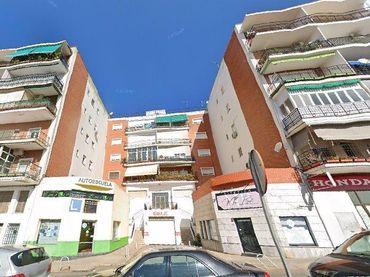 Local comercial en venda a Avenida Adolfo Diaz Ambrona 19