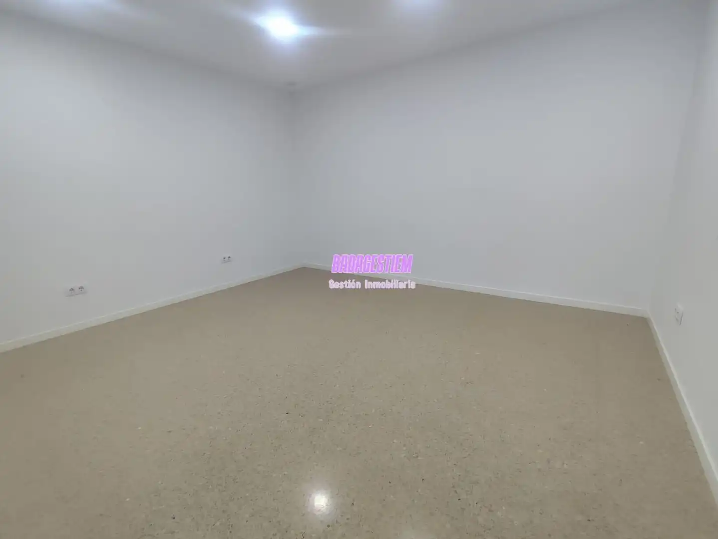Local comercial en alquiler en Montigalà - Sant Crist, imagen 8