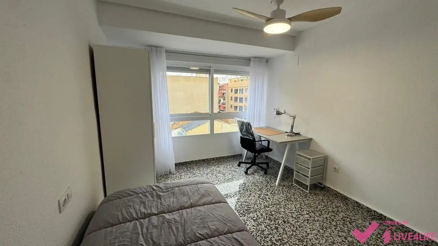 Zimmer in Mestre Marçal, Torrefiel
