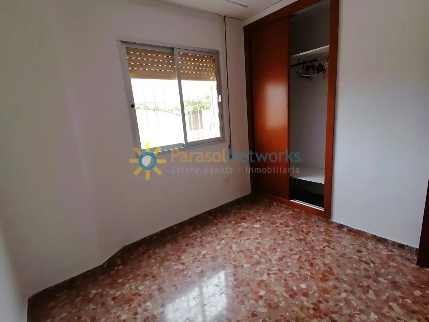 Apartamento de alquiler en Oliva con Terraza y Horno