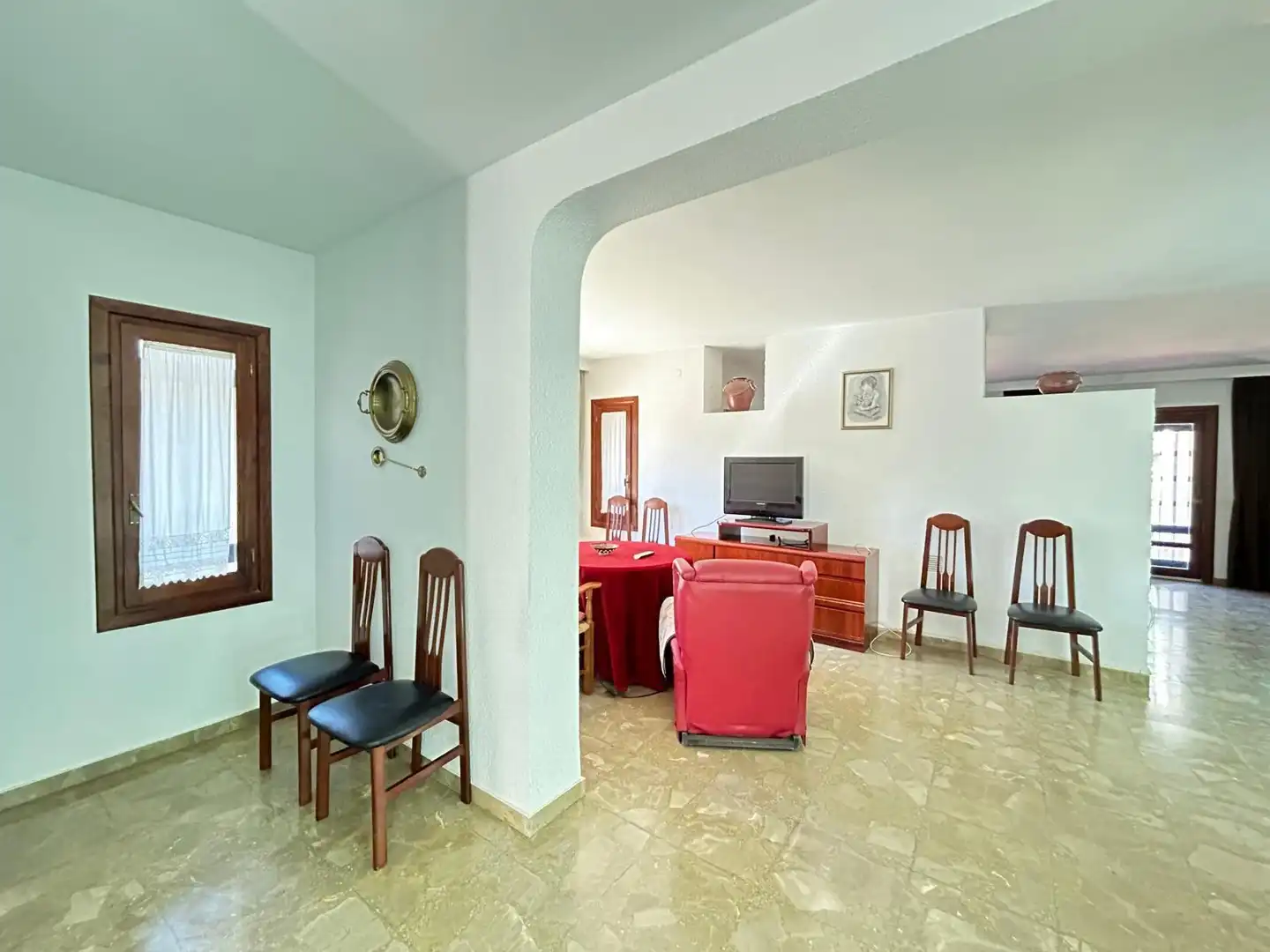 Sala d'estar de Casa o xalet en venda en Villanueva del Rosario amb Aire condicionat, Jardí privat i Terrassa
