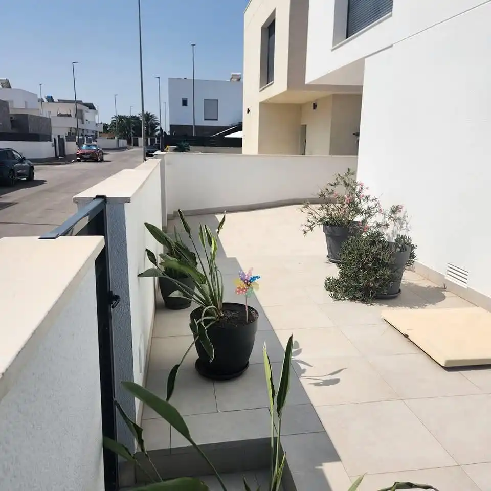 Terrassa de Casa o xalet en venda en Daya Vieja amb Jardí privat, Piscina i Moblat