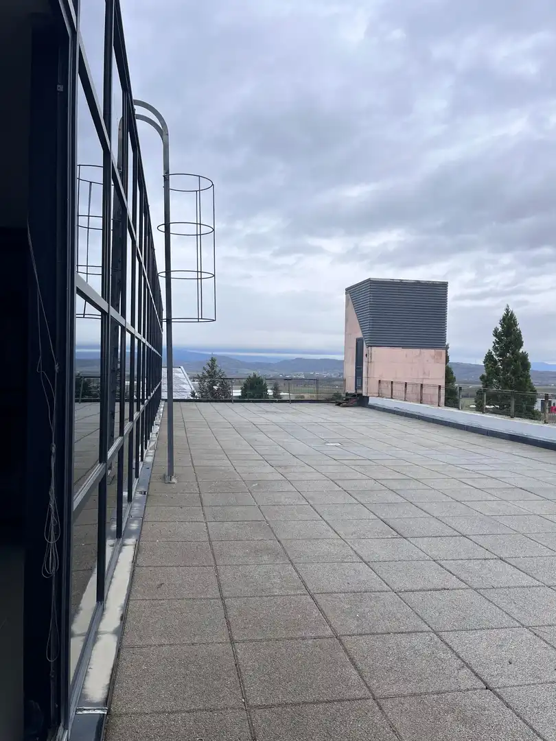 Terrasse von Gebäude zur Miete in Vitoria - Gasteiz