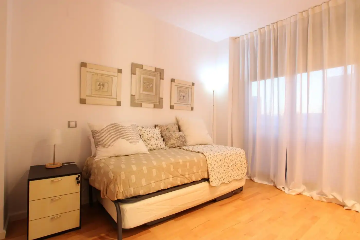 Bedroom of Detached homes for rent in La Pobla de Vallbona  with Air Conditioner, Heating and Parquet flooring