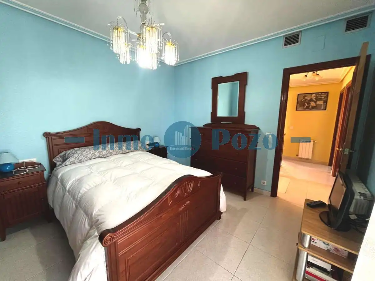 Schlafzimmer von Maisonette zum Verkauf in Almendralejo mit Abstellraum und Möbliert