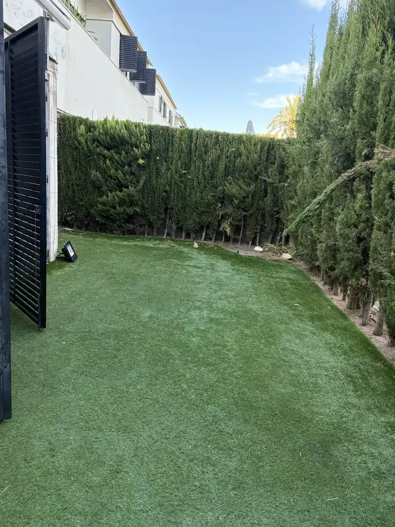 Jardín de Casa adosada en venta en Bormujos con Aire acondicionado, Piscina y Balcón