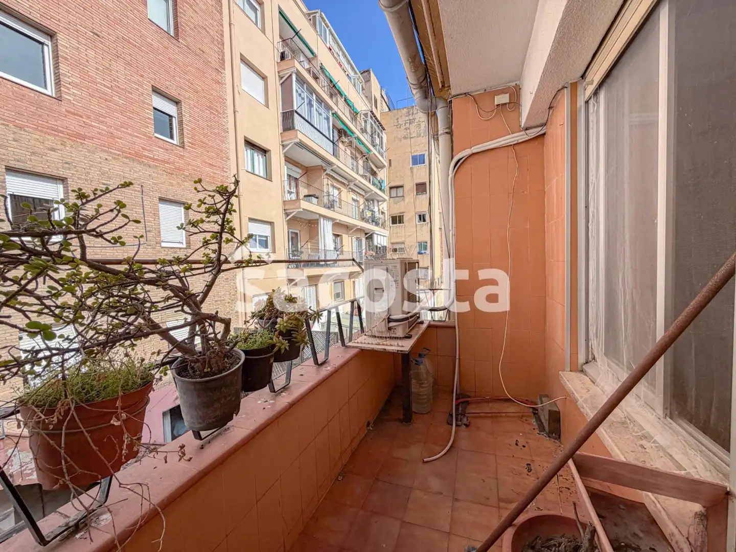 Vista exterior de Piso en venta en Barcelona con Terraza y Balcón
