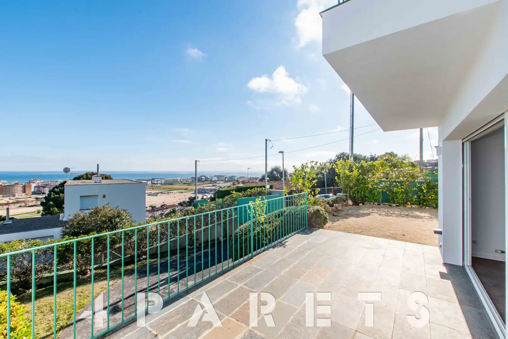 Außenansicht von Einfamilien-Reihenhaus zum Verkauf in Santa Susanna mit Heizung, Privatgarten und Terrasse